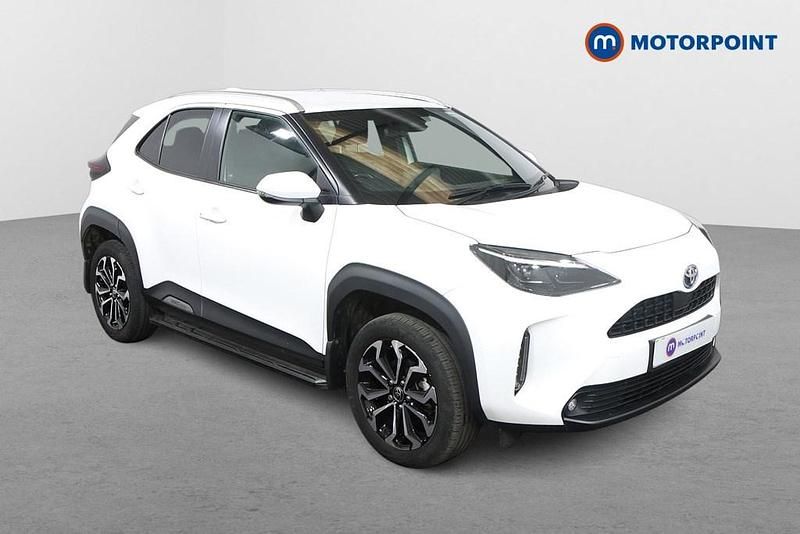 Used Toyota Yaris Hybrid Design 2022 White Hatchback