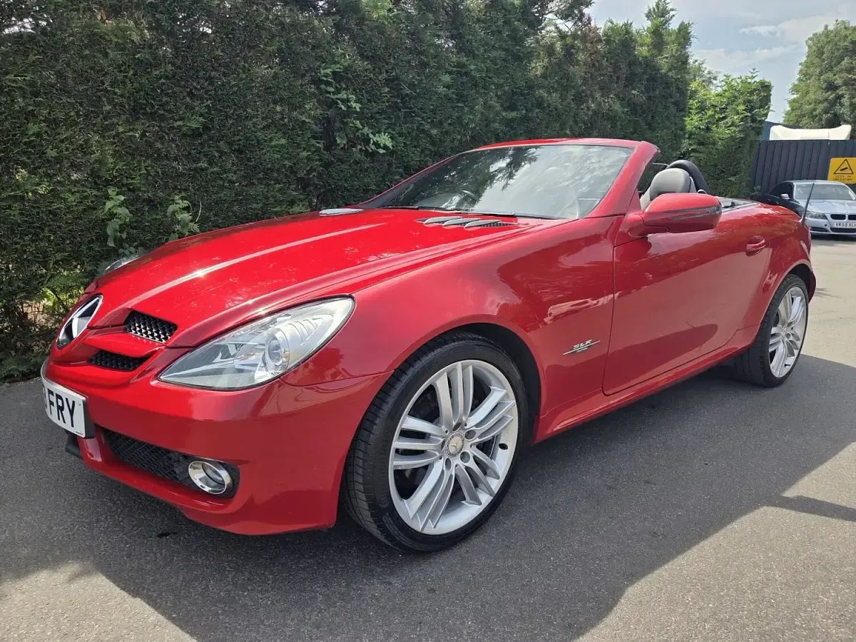 Used Mercedes SLK200 Edition 184 HP (135 kW) 2010 Red Cabriolet