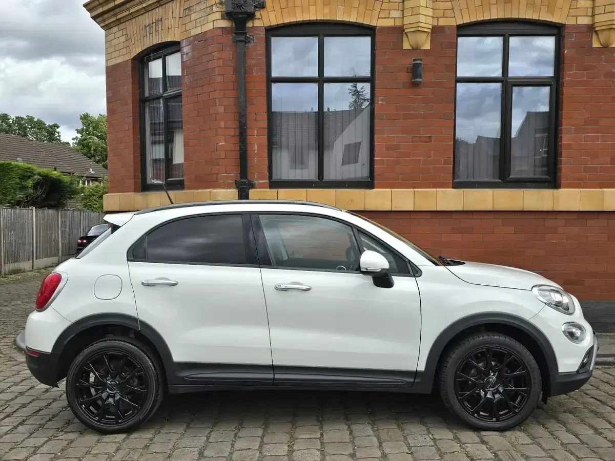 Used Fiat 500X Cross Plus 120 HP (88 kW) 2015 White SUV