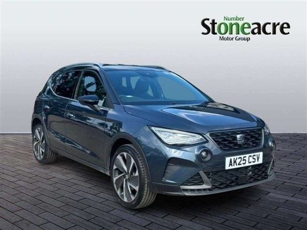 Grey New 2025 Seat Arona FR Sport SUV | £19,695 (Good price) - Image 1/4