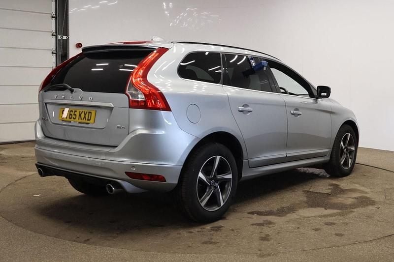 Used Volvo XC60 R-Design 190 HP (139 kW) 2015 Silver SUV