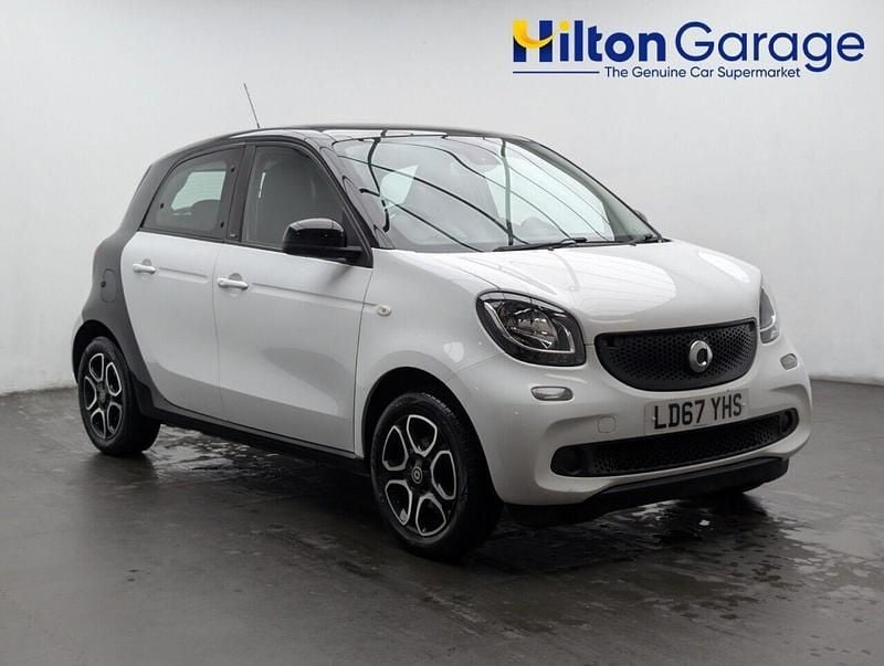 Black Used 2017 Smart ForFour Premium Hatchback | £7,950 (Fair price) - Image 1/4