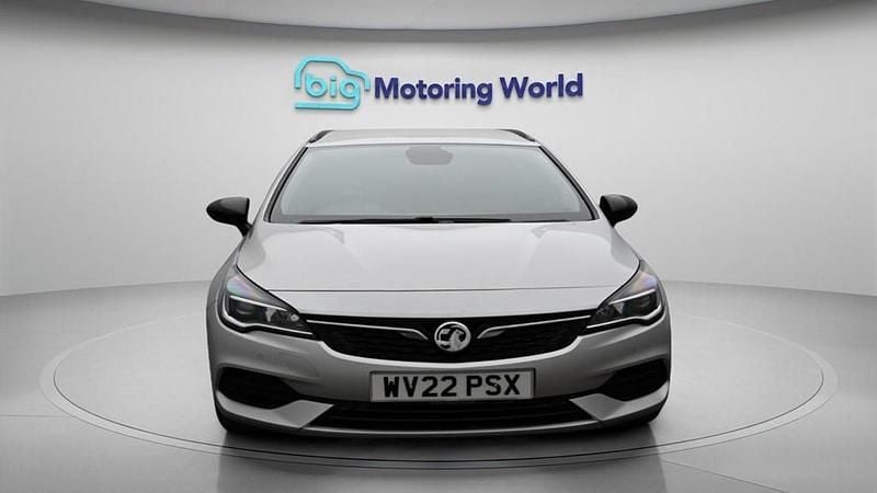 Used Vauxhall Astra Business Edition 130 HP (95 kW) 2022 Silver Estate