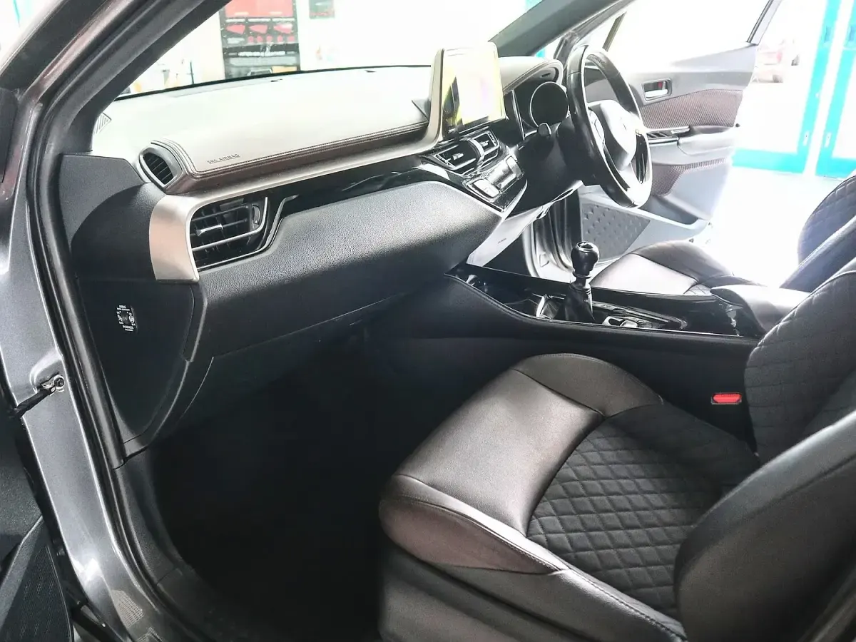 Used Toyota C-HR 116 HP (85 kW) 2017 Grey SUV