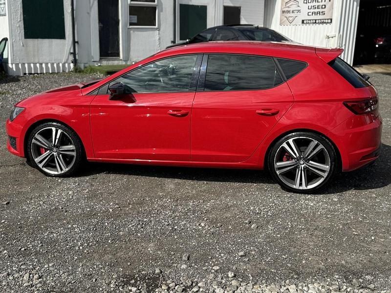 Used Seat Leon Cupra 290 290 HP (213 kW) 2016 Red Hatchback