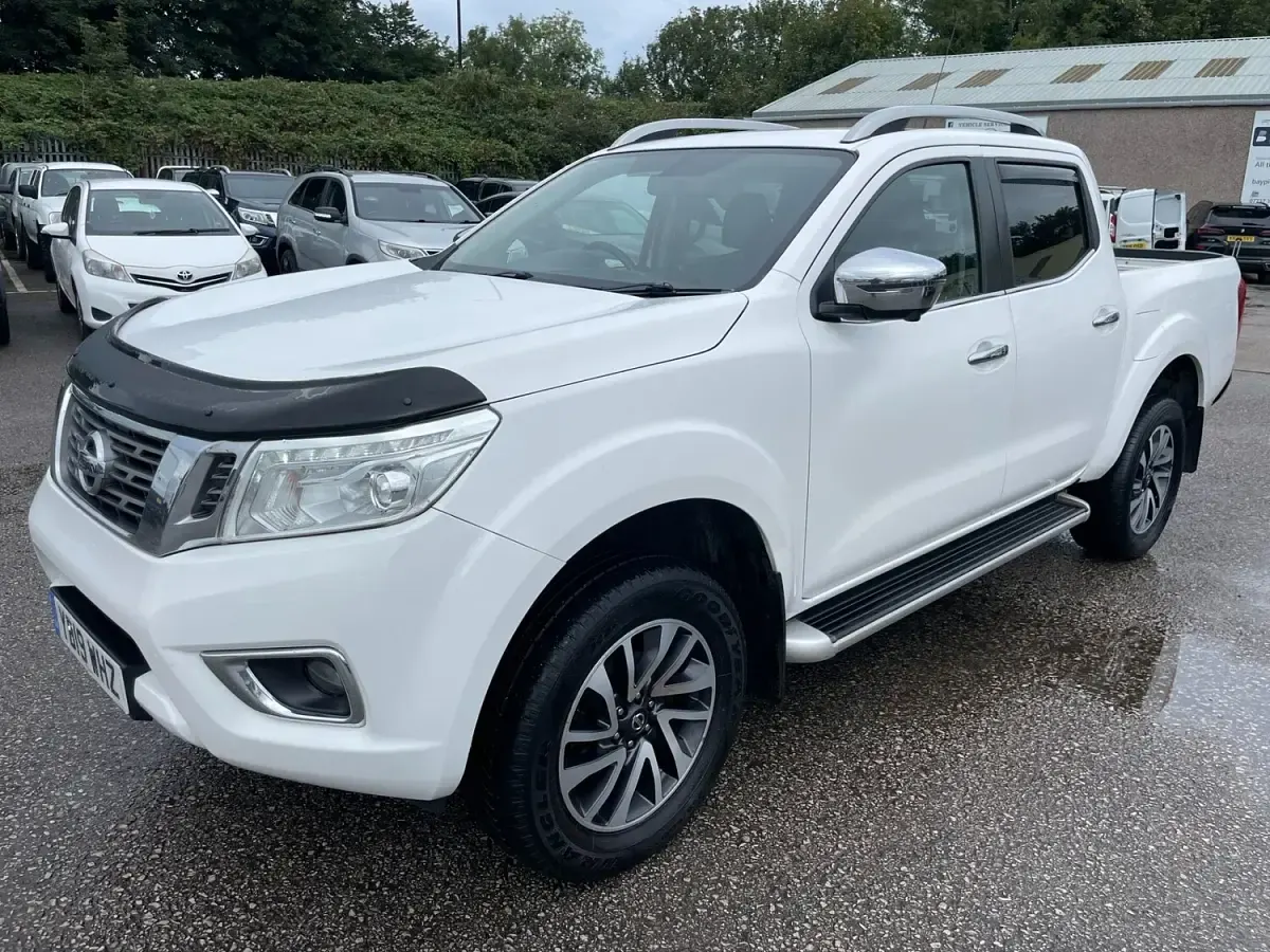 Used Nissan Navara Tekna 190 HP (139 kW) 2019 White Pickup