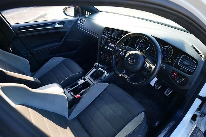 Used VW Golf VII R 300 HP (220 kW) 2015 White Hatchback