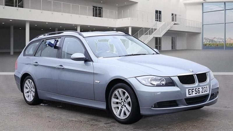 Green Used 2007 BMW 320 Estate | £2,100 (Good price) - Image 1/4