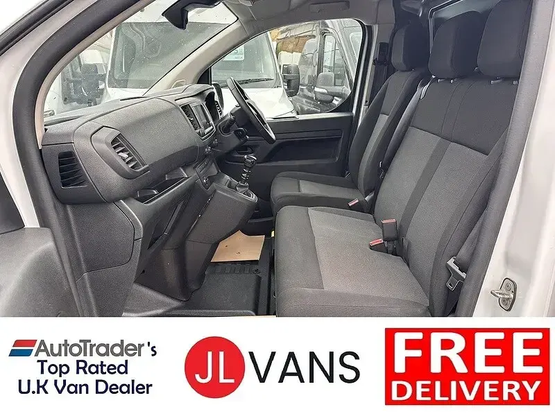 Used Vauxhall Vivaro 145 HP (106 kW) 2023 White MPV