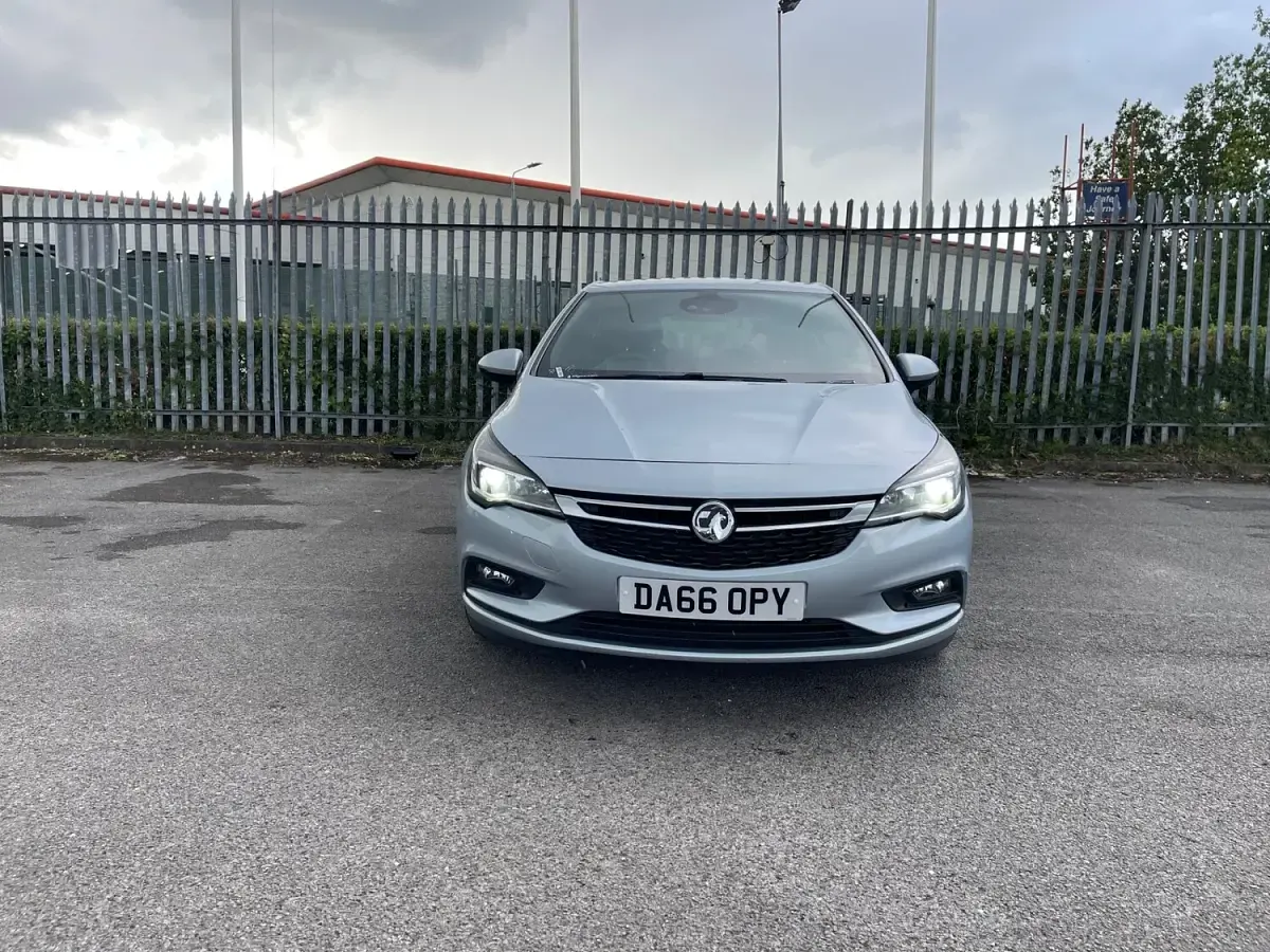 Used Vauxhall Astra SRi 2016 Silver Hatchback