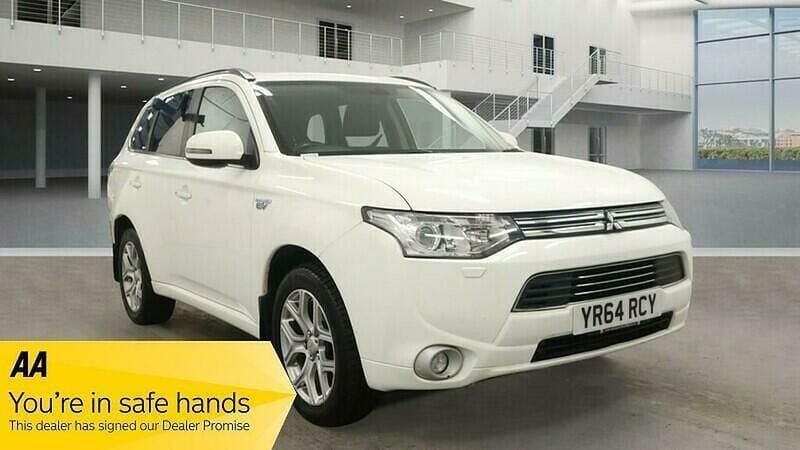 White Used 2014 Mitsubishi Outlander SUV | £7,495 (Fair price) - Image 1/3
