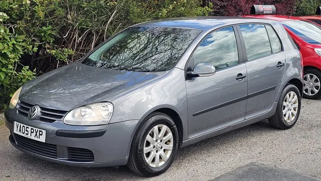 Usado VW Golf IV SE 2005 Cinzento Citadino