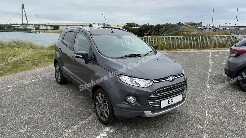 Usado Ford Ecosport Titanium 125 HP (91 kW) 2017 Cinzento SUV