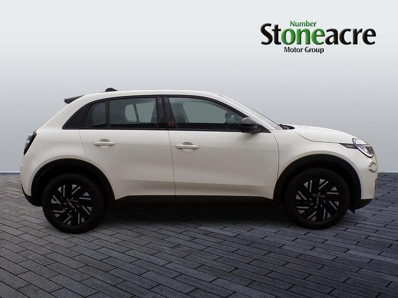 New Fiat 600E Red 113 kW (154 HP) 2025 White Hatchback