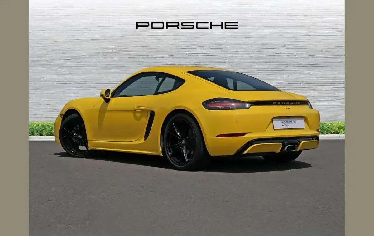 Used Porsche Cayman 296 HP (217 kW) 2025 Yellow Coupe