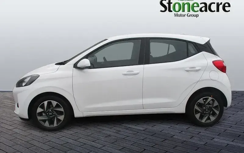 New Hyundai i10 Advanced 63 HP (46 kW) 2025 White Hatchback