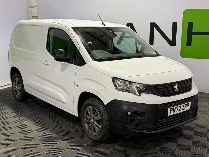 White Used 2022 Peugeot Partner Premium MPV | £15,594 - Image 1/4