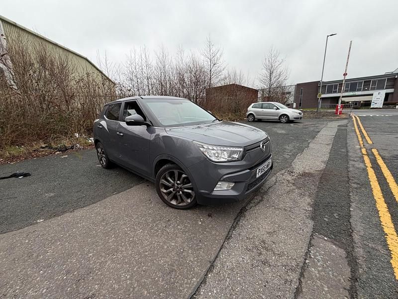 Used Ssangyong (KGM) Tivoli 115 HP (84 kW) 2015 Grey SUV