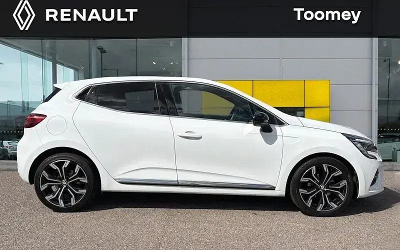 Used Renault Clio Techno 90 HP (66 kW) 2023 White  Hatchback