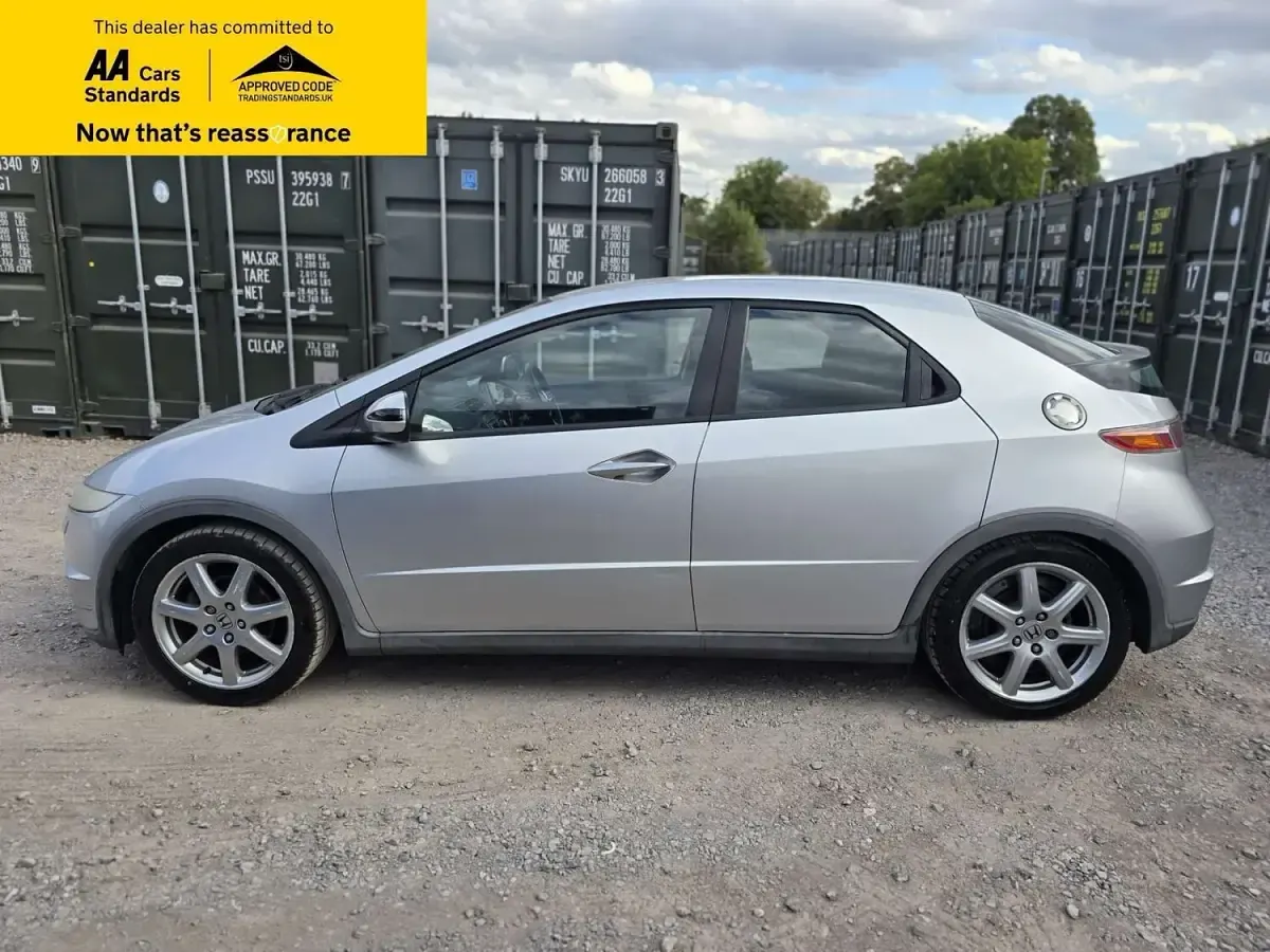 Used Honda Civic EX 140 HP (102 kW) 2007 Silver Hatchback
