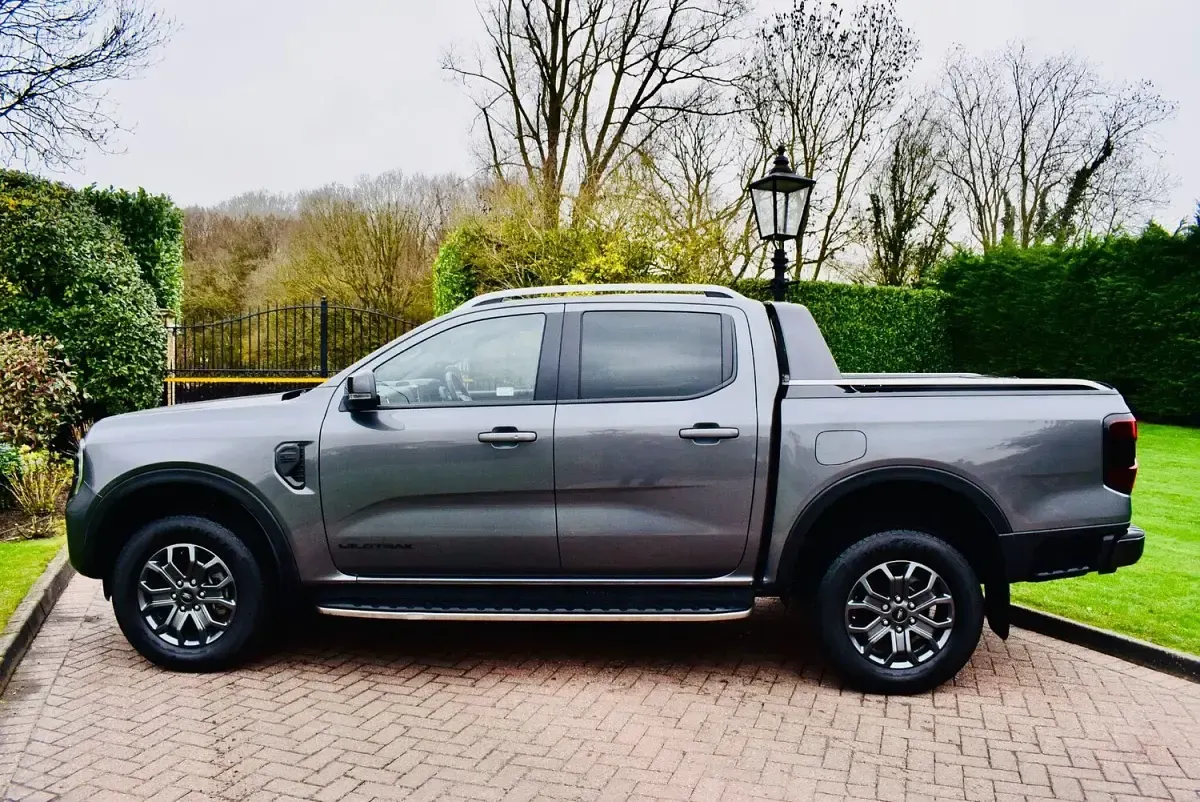 Usado Ford Ranger Wildtrack 202 CV (148 kW) 2024 Gris Pickup/Camioneta