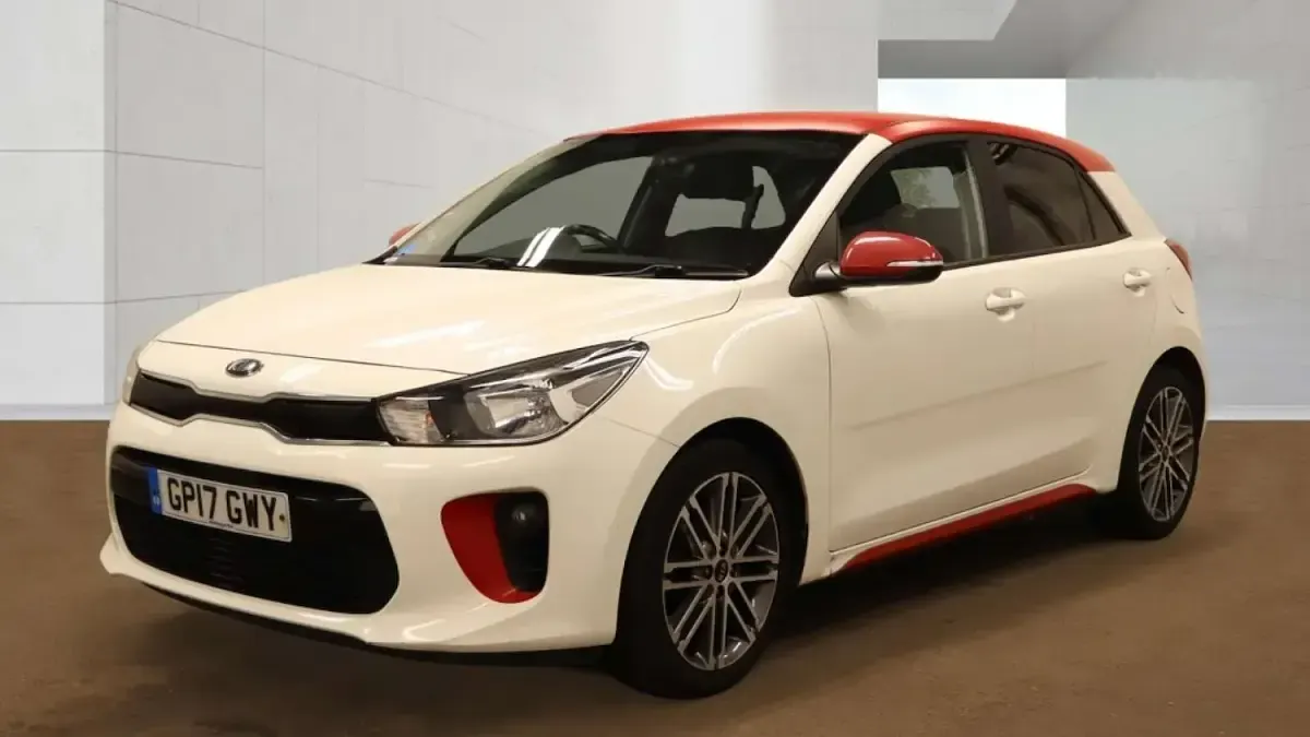 Used Kia Rio 84 HP (61 kW) 2017 White Hatchback