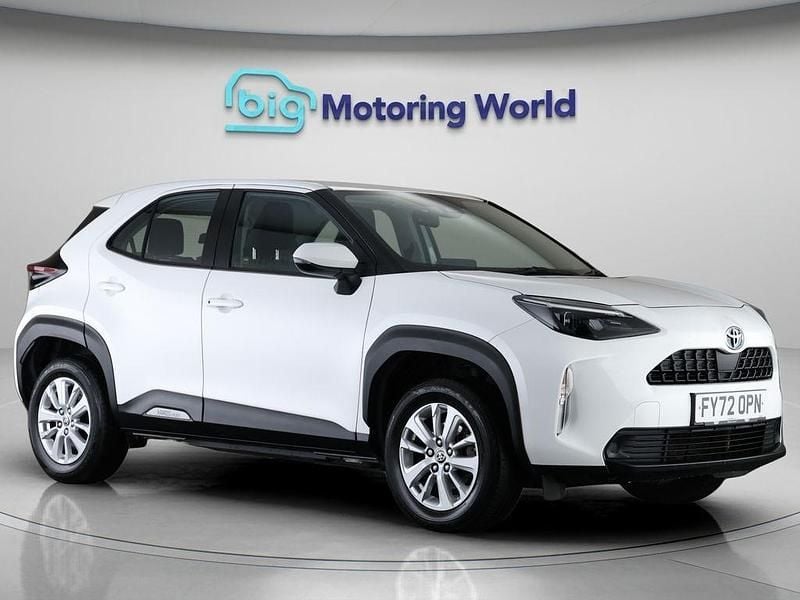 White Used 2022 Toyota Yaris Cross SUV | £16,500 (Super price) - Image 1/4