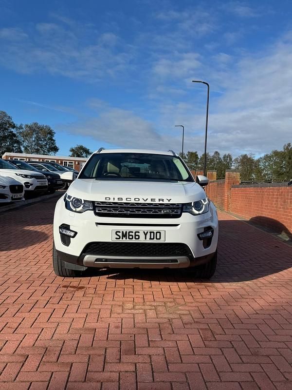 White Used 2017 Land Rover Discovery Sport HSE SUV | £9,995 (Super price) - Image 1/4
