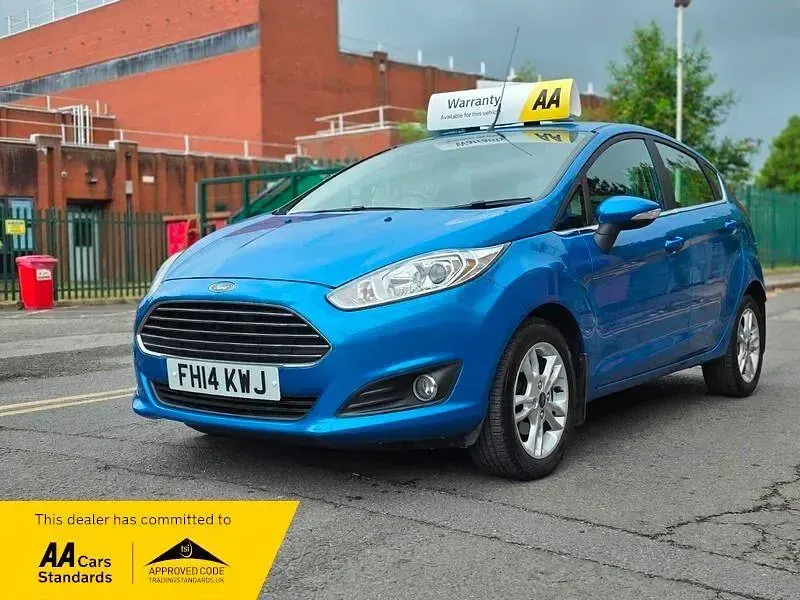 Usado Ford Fiesta Zetec 2014 Azul Citadino