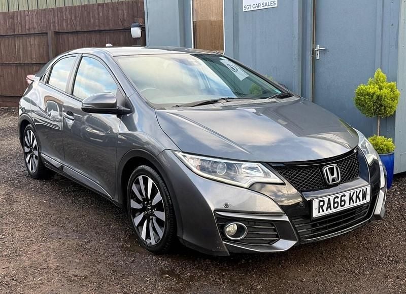 Grey Used 2017 Honda Civic SE Plus Hatchback | £5,750 (A bit pricey) - Image 1/4