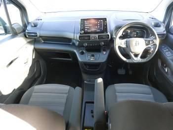 Usado Vauxhall Combo 100 kW (136 CV) 2022 Gris Monovolumen