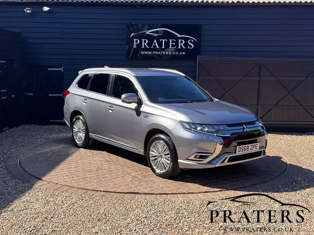 Used Mitsubishi Outlander P-HEV 177 HP (130 kW) 2018 Estate