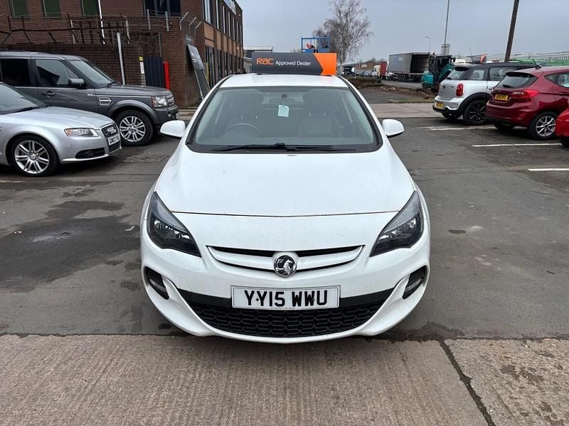 Used Vauxhall Astra Edition 2015 White Hatchback
