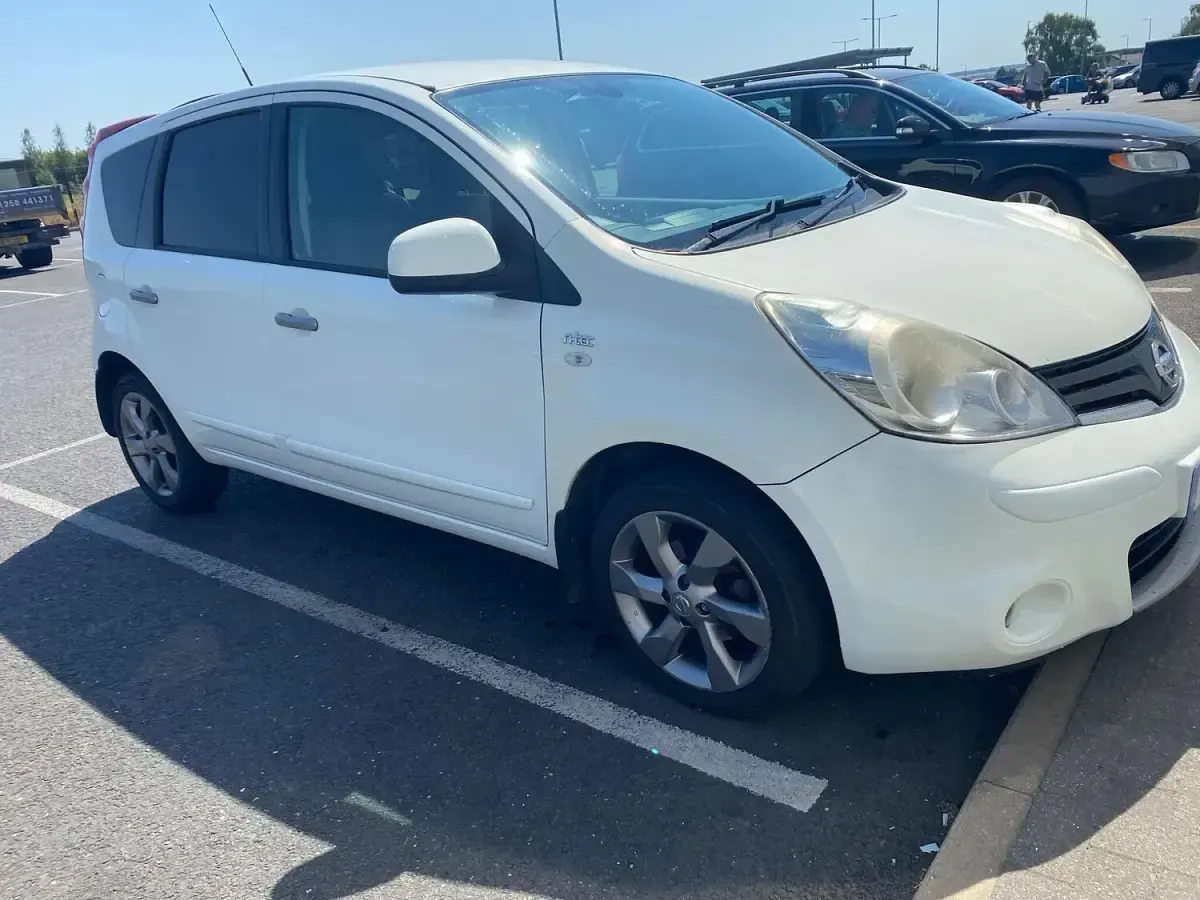Used Nissan Note N-TEC 110 HP (80 kW) 2011 White Hatchback