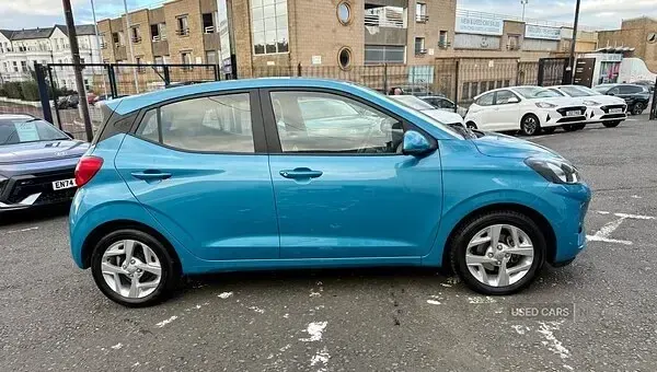 Used Hyundai i10 SE 2023 Turquoise Hatchback