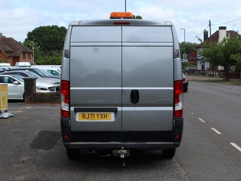 Image 4/4