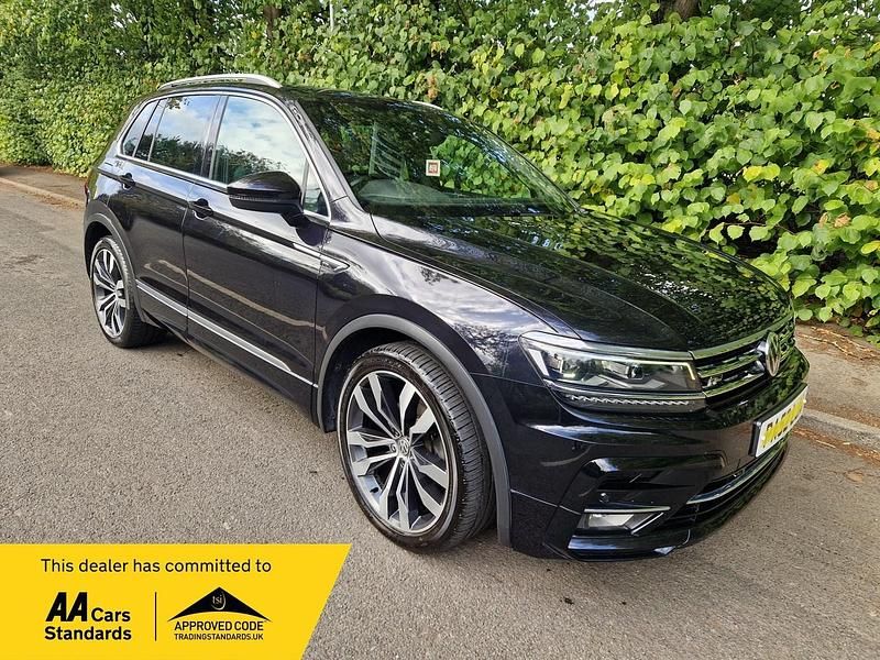 Black Used 2019 VW Tiguan R-line SUV | £19,494 (Good price) - Image 1/4