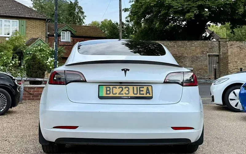Used Tesla Model 3 Standard Range 180 kW (245 HP) 2023 White Sedan