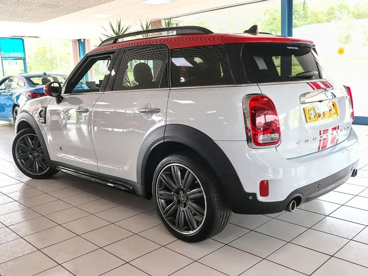 Used Mini Cooper S Countryman Exclusive 2019 Light white/red SUV
