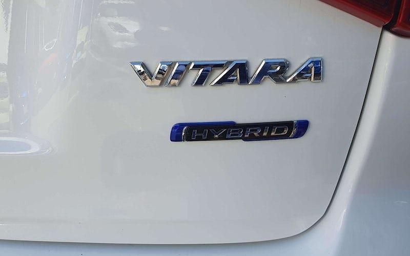 Second-hand Suzuki Vitara SZ-T 116 CP (85 kW) 2024 Alb SUV