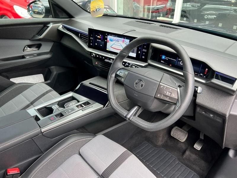 Used Vauxhall Grandland X GSe 134 HP (98 kW) 2024 Blue SUV