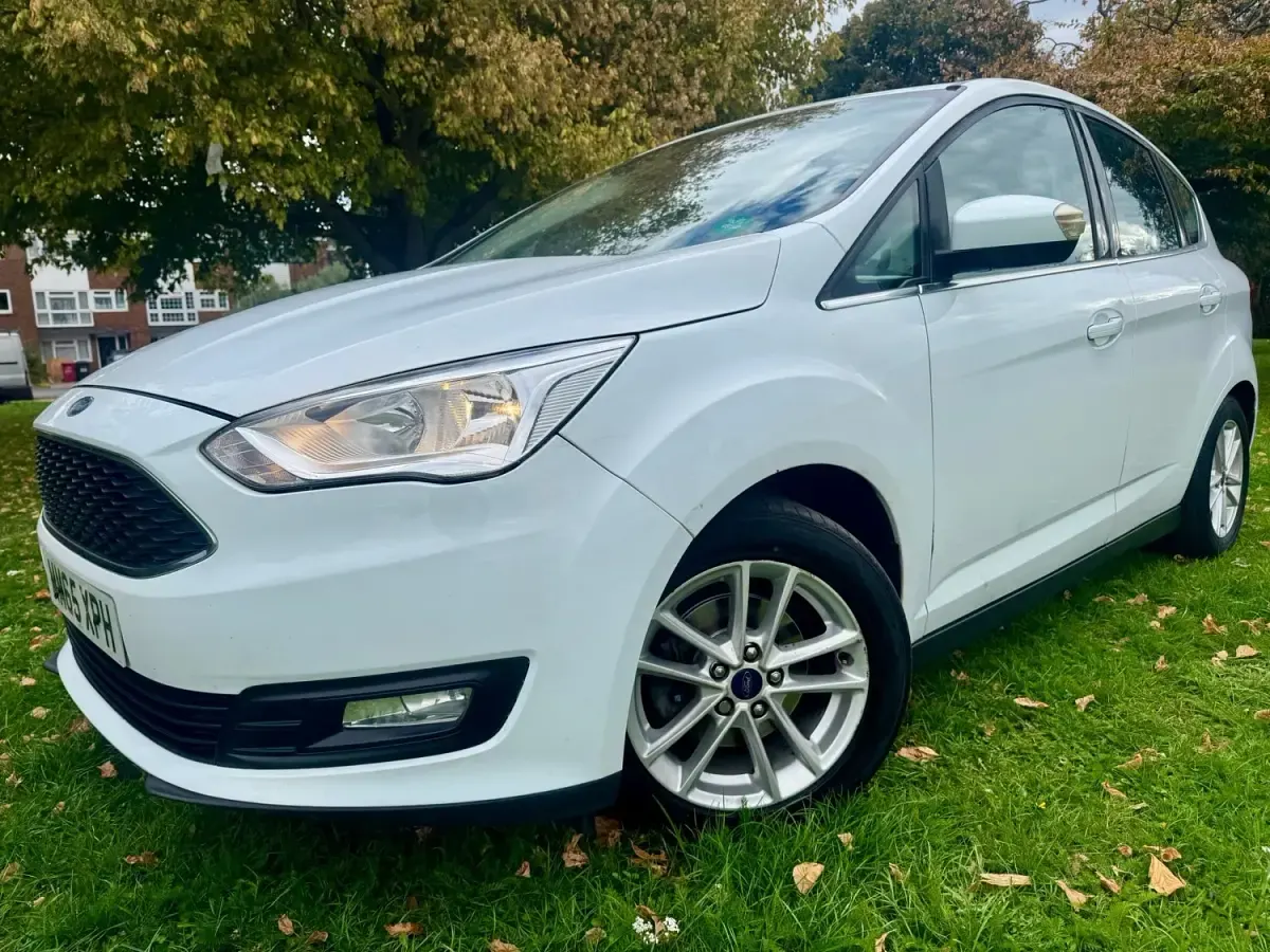 Begagnad Ford C-MAX Zetec 125 HK (91 kW) 2015 Vit Minibuss