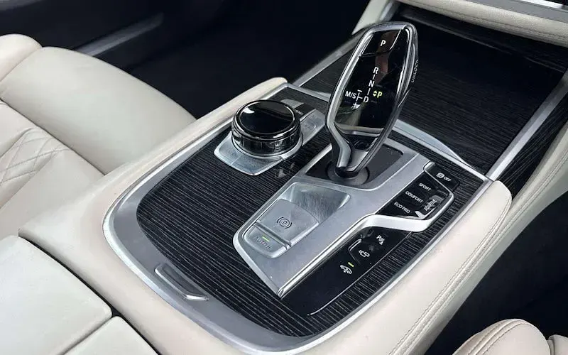 Used BMW 740L M Sport 320 HP (235 kW) 2020 Blue Sedan