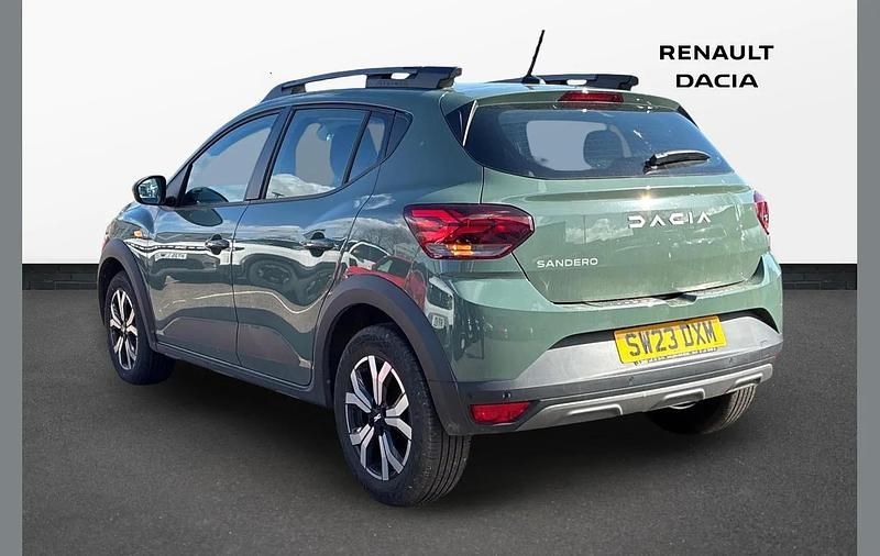 Used Dacia Sandero Journey 90 HP (66 kW) 2023 Green SUV