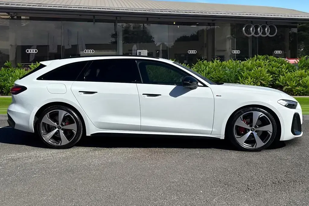 Used Audi A5 Advanced 200 HP (147 kW) 2026 White Estate
