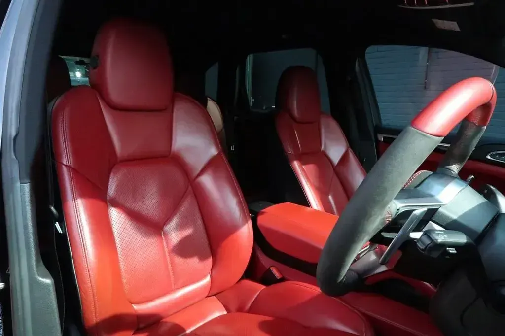 Used Porsche Cayenne 262 HP (192 kW) 2015 Black SUV