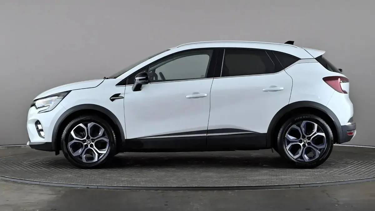 Used Renault Captur Techno 142 HP (104 kW) 2023 White SUV