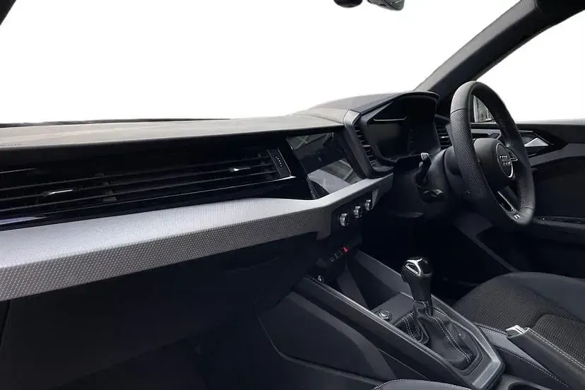 Usado Audi A1 S-Line 116 CV (85 kW) 2025 Verde SUV