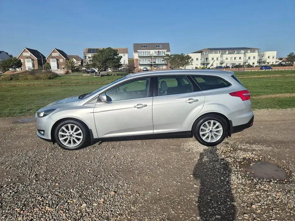 Used Ford Focus Titanium 350 HP (257 kW) 2017 Silver Estate