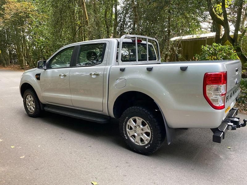 Begagnad Ford Ranger XLT 2022 Silver Pickup